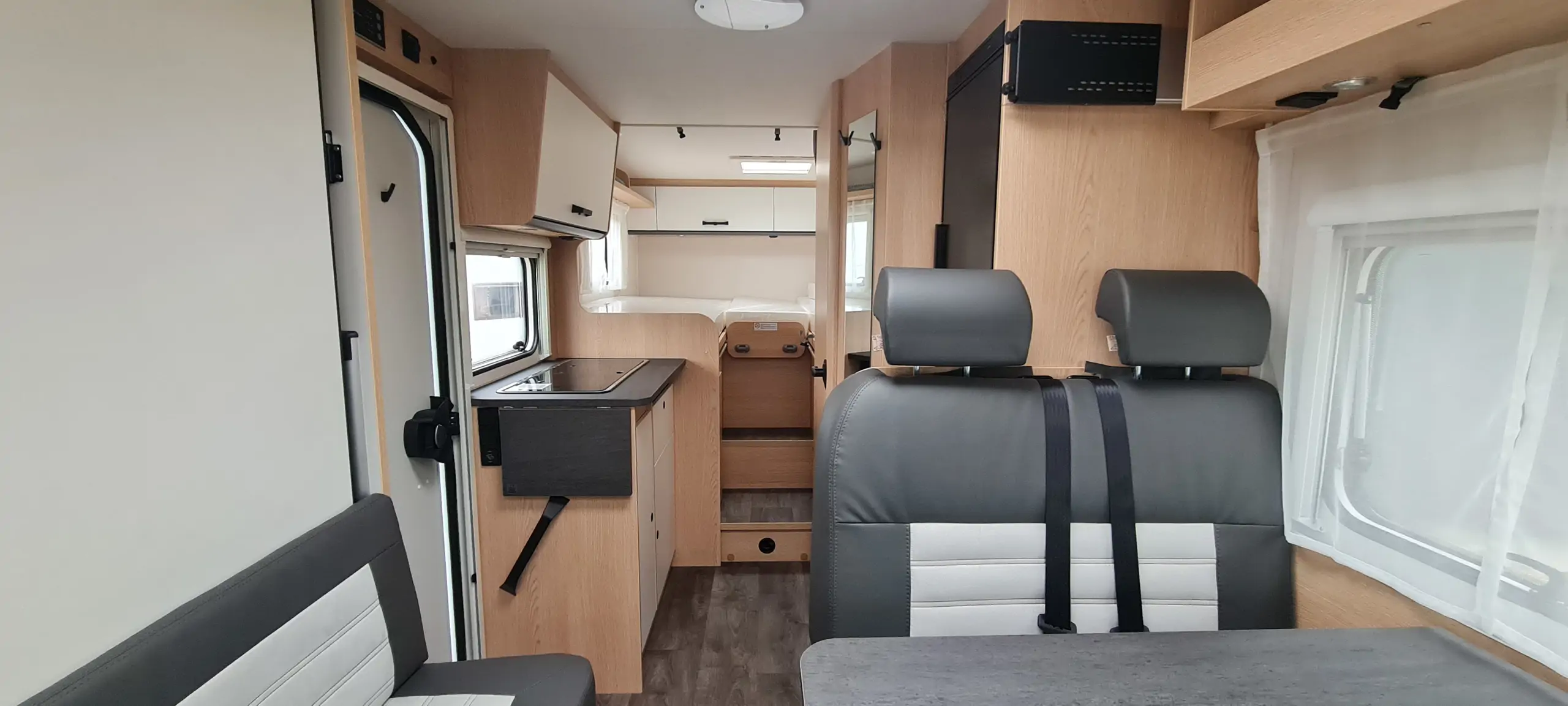 Image SUNLIGHT V 67 S 