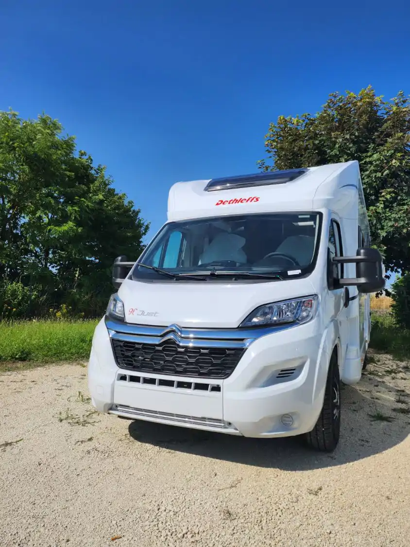 Photo Dethleffs Just 90  T 7052 DBL Profilé